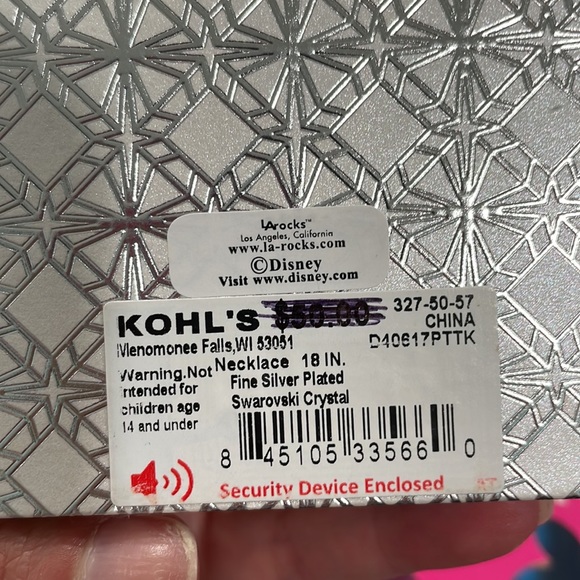 Disney Mickey Mouse “Magical Moments” pendant necklace. New in Box with tags - Picture 8 of 8